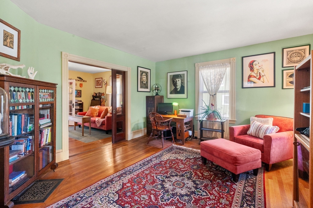 5 Byron St