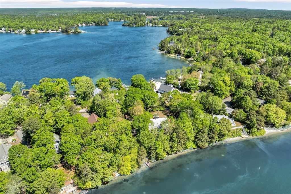 40 Lakeview Blvd
