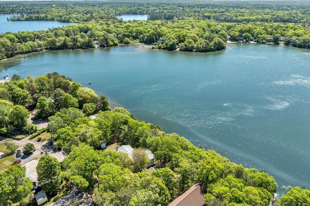 40 Lakeview Blvd