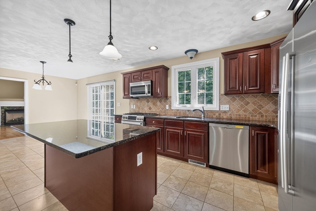 3 Chisholm Way