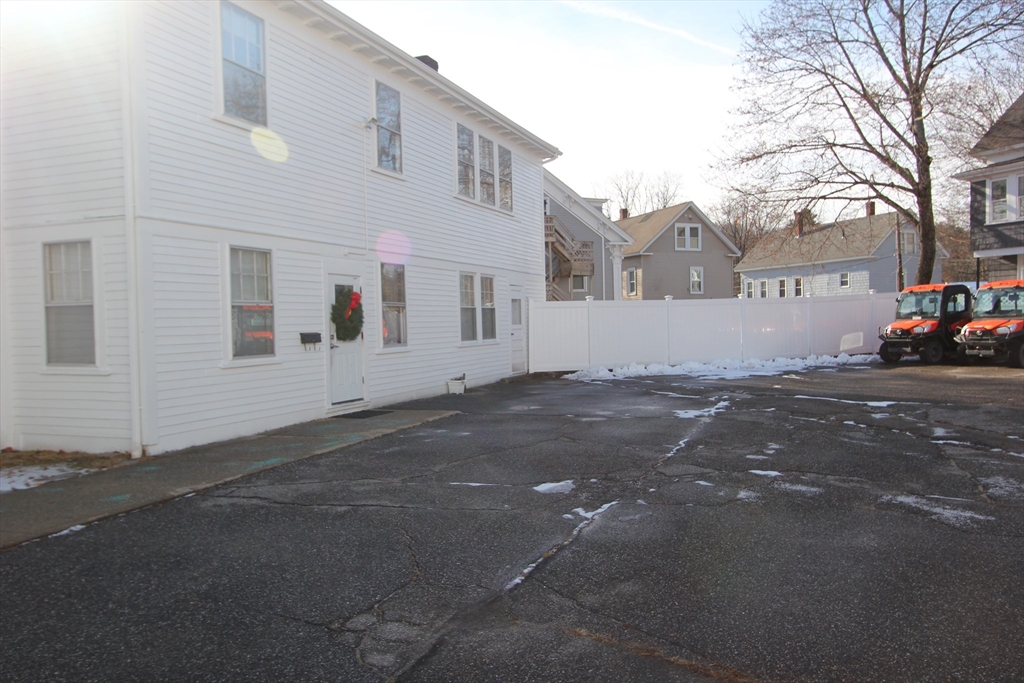 8 Court St