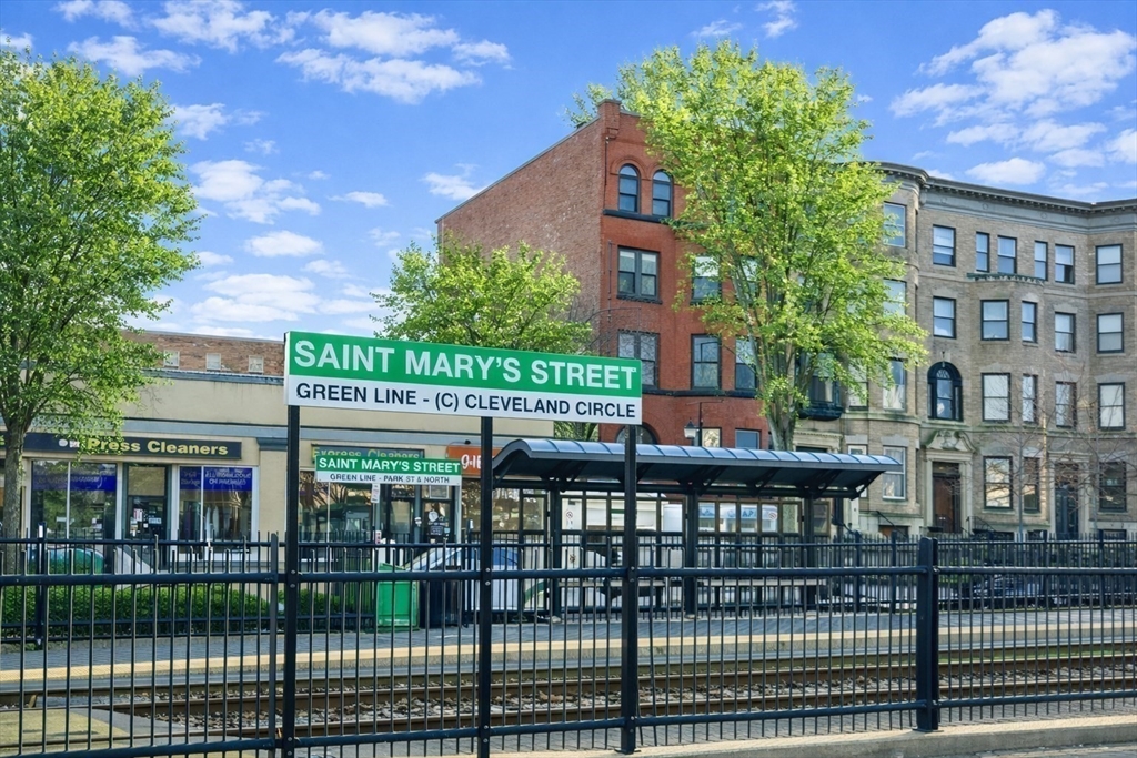 8 Euston St 8 Euston St U: 5 St #5, Brookline, MA Photo #10