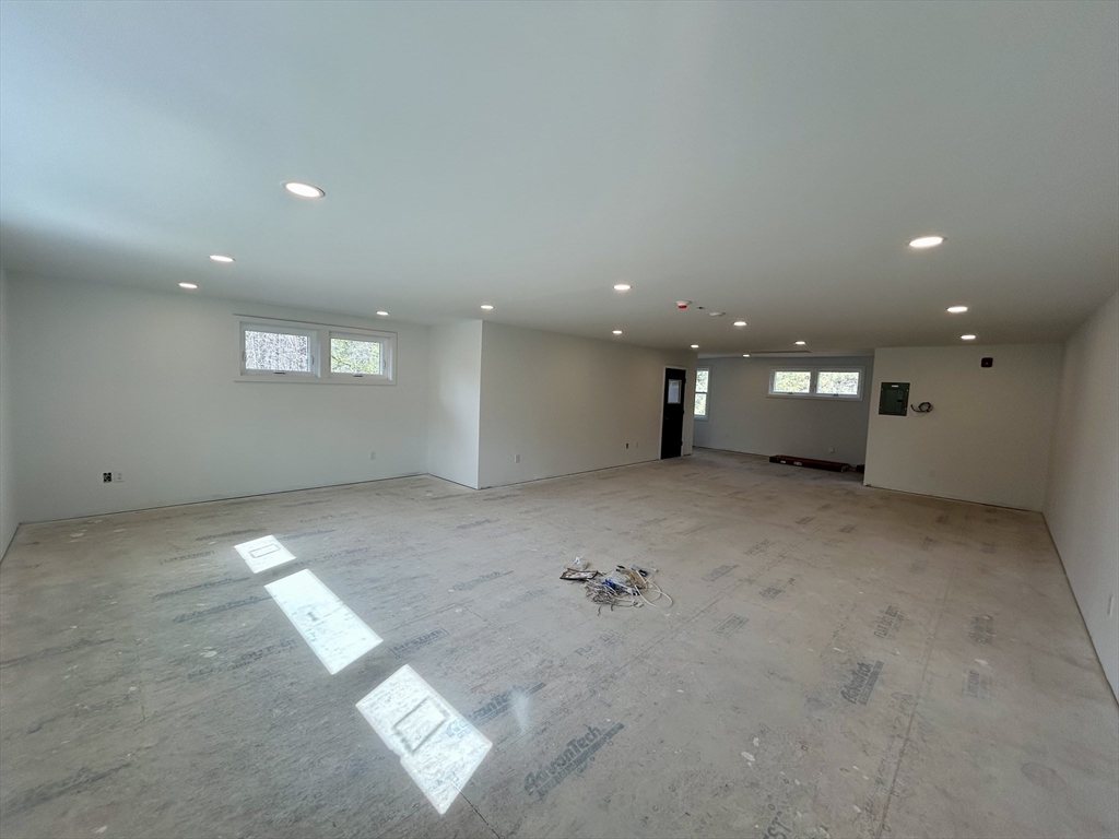 15 Oneil St, 2nd Floor Left