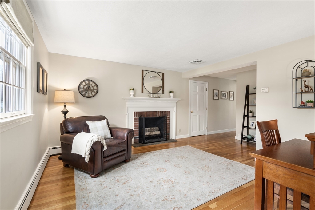 6 Marlyn Rd