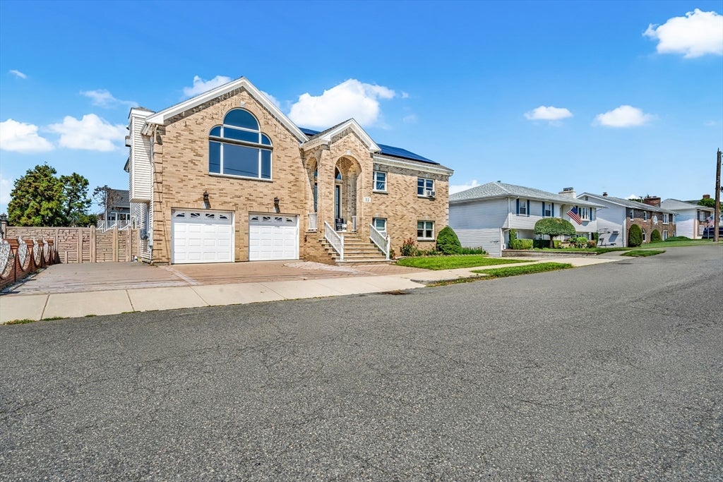 33 Tedford Ave