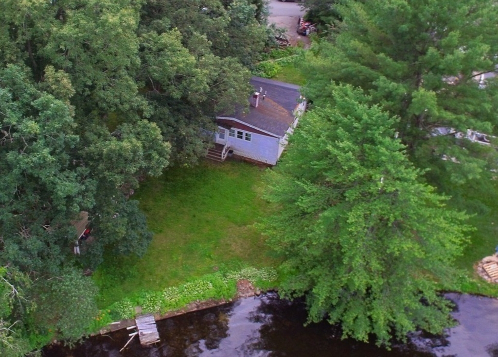 121 Lakeshore Drive