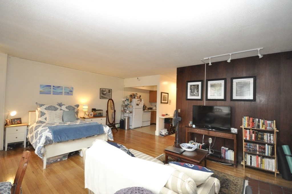 186 Beacon Street 1B