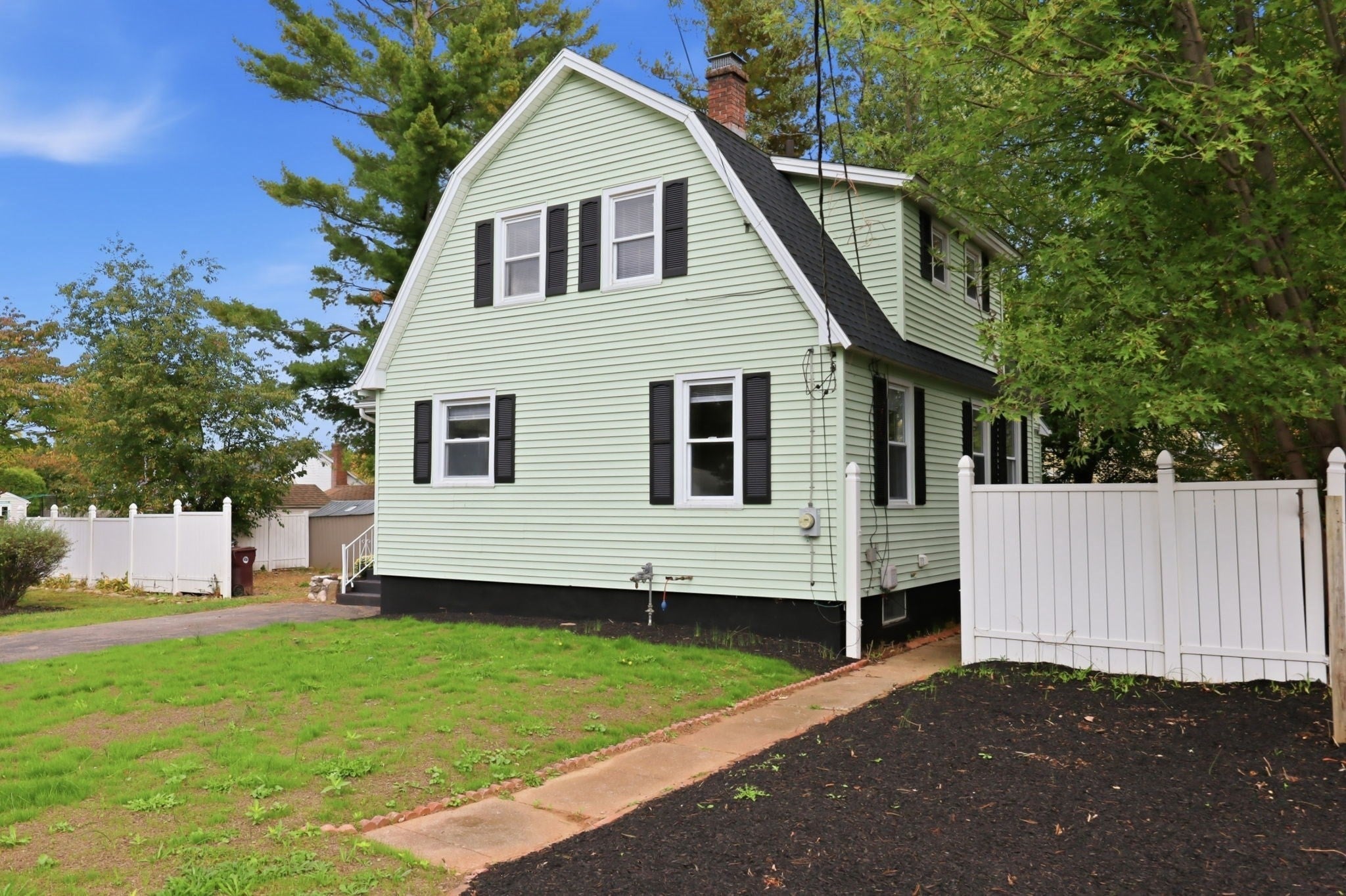 13 Furrow St, Westfield, MA Photo #2