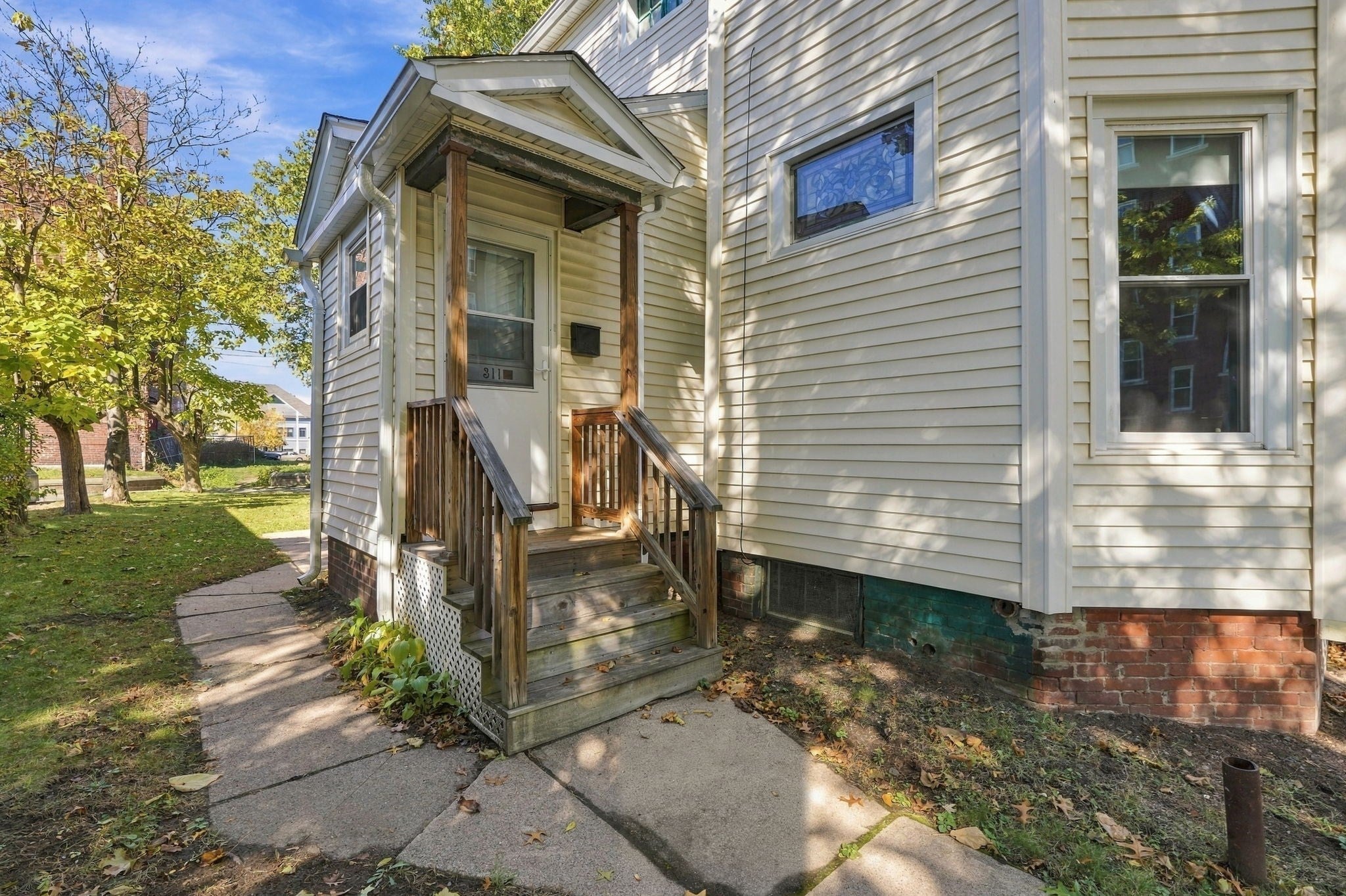 311 Walnut St, Holyoke, MA Photo #9