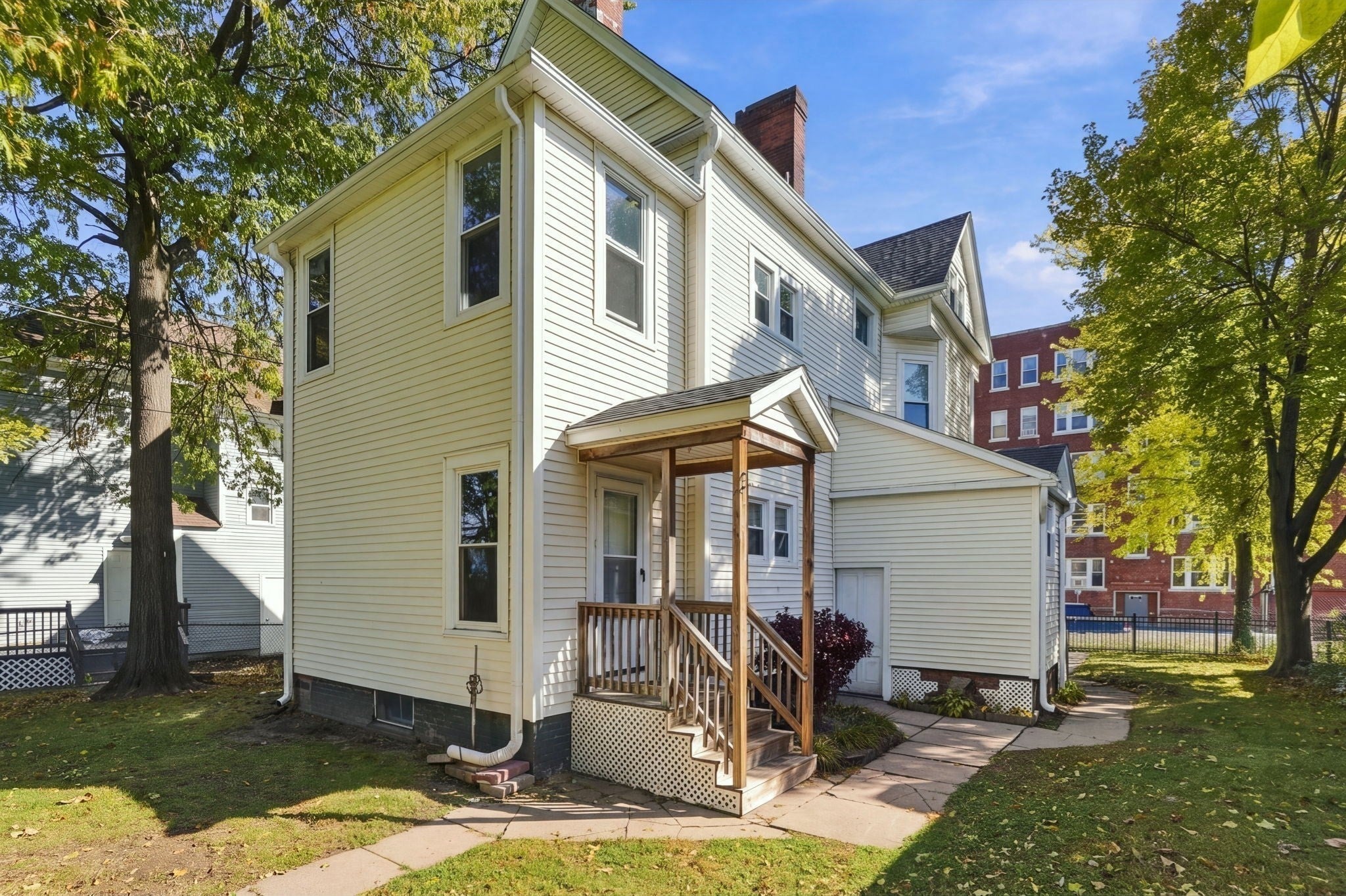 311 Walnut St, Holyoke, MA Photo #10