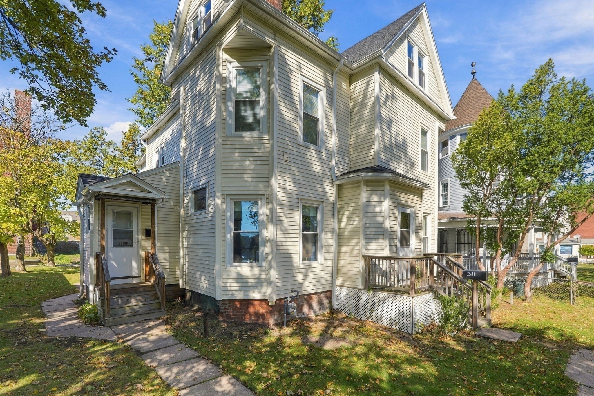 311 Walnut St, Holyoke, MA Photo #3