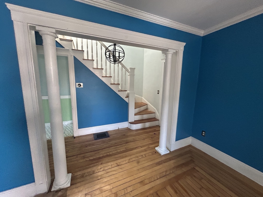 16 Caldwell Crescent