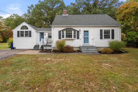 36 Lovering St Medway MA 02053