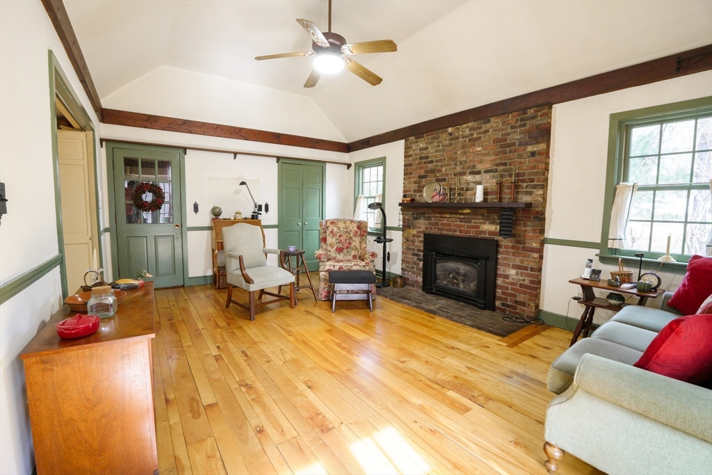 Ashland, Massachusetts 01721, United States, 4 Bedrooms Bedrooms, ,2 BathroomsBathrooms,Residential,Pending,104061