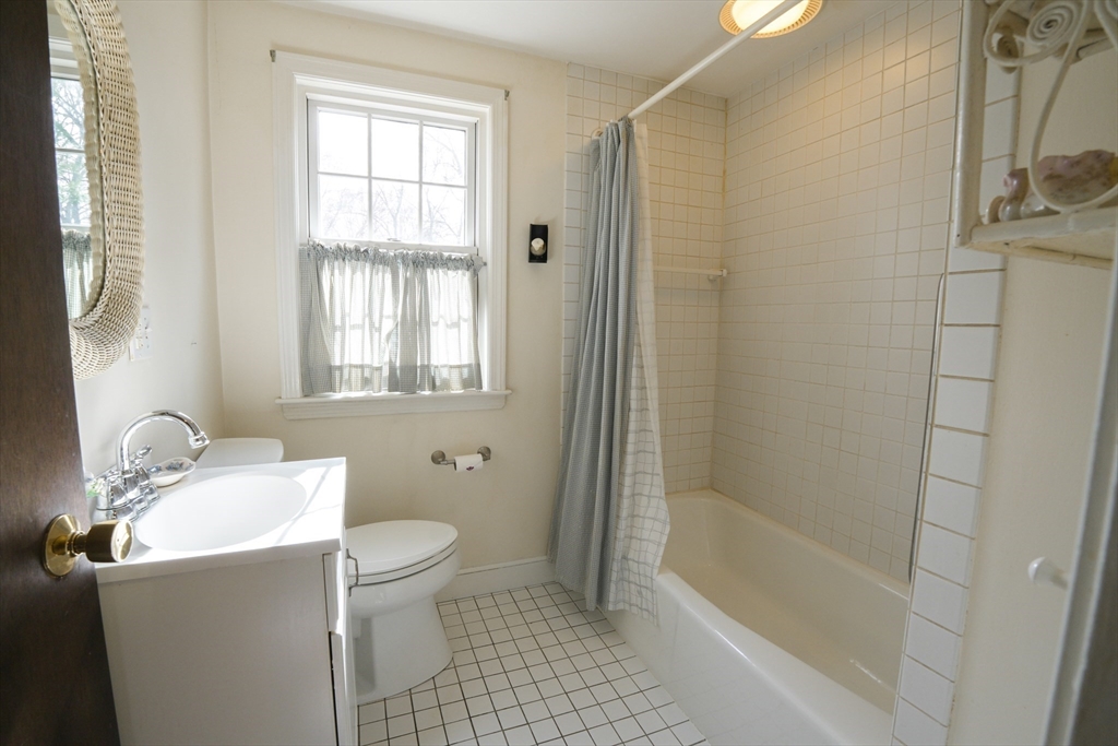 Ashland, Massachusetts 01721, United States, 4 Bedrooms Bedrooms, ,2 BathroomsBathrooms,Residential,Pending,104061