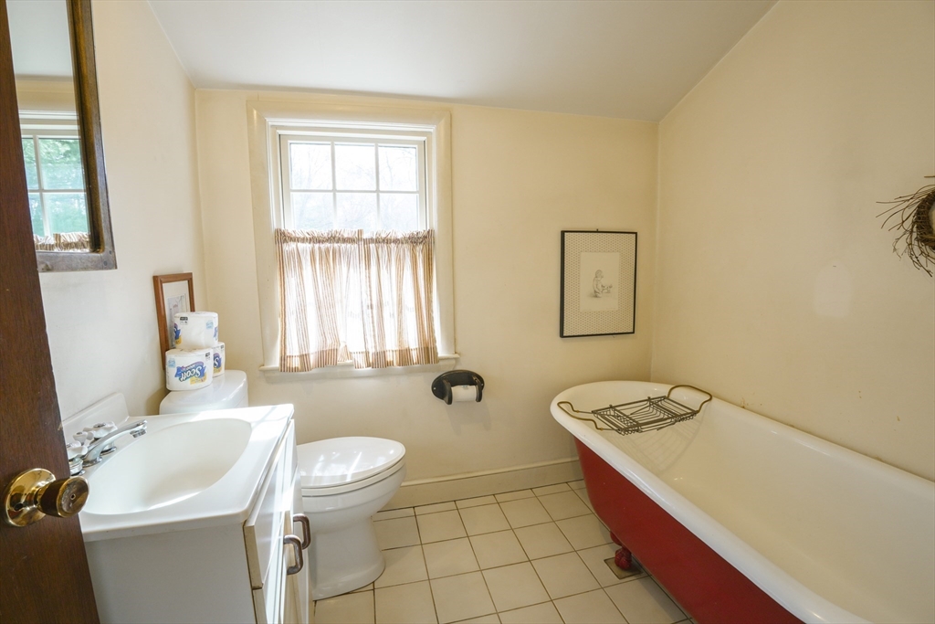 Ashland, Massachusetts 01721, United States, 4 Bedrooms Bedrooms, ,2 BathroomsBathrooms,Residential,Pending,104061