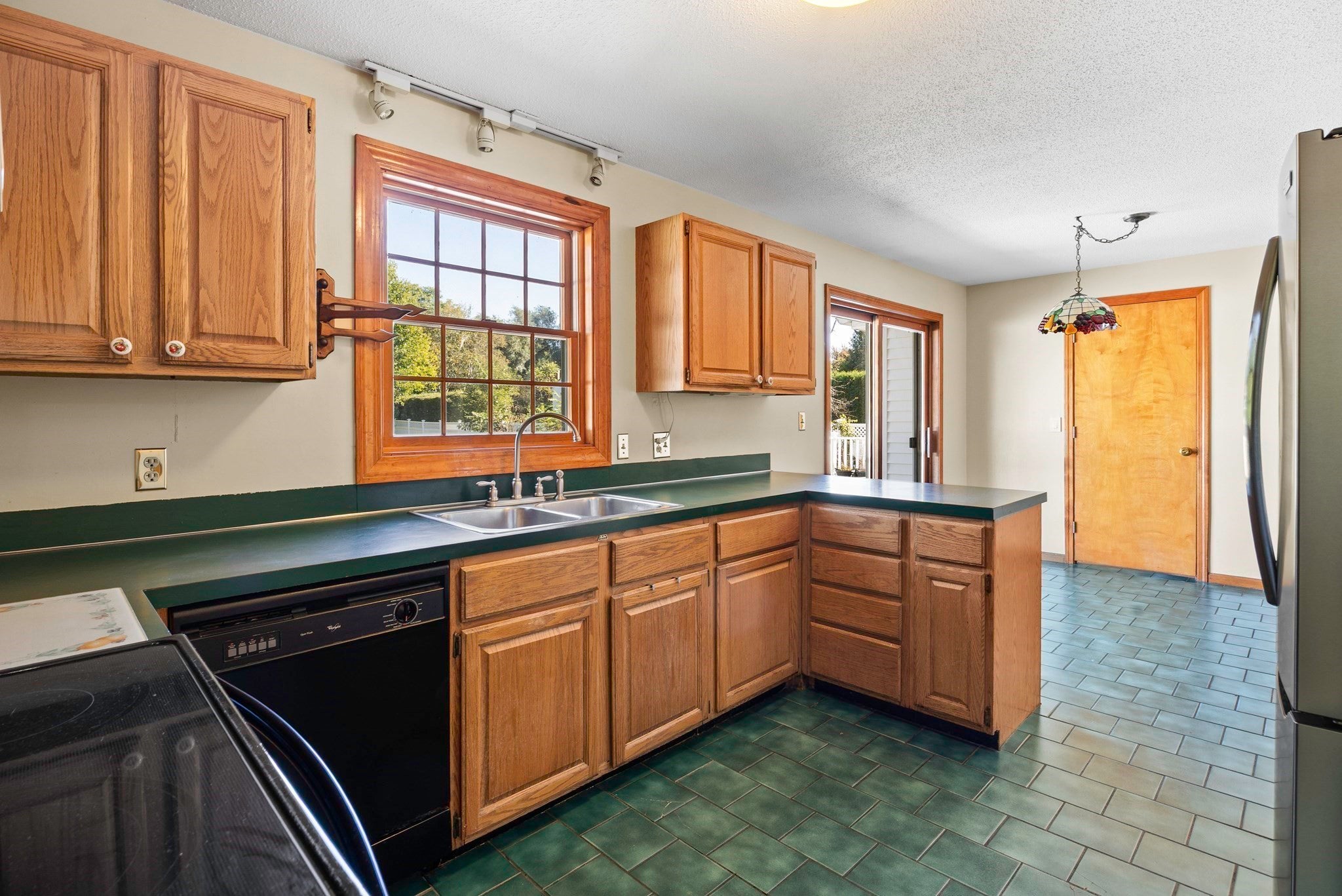 23 Magnolia Ter, South Hadley, MA, 23 Magnolia Ter, South Hadley, MA Photo #5