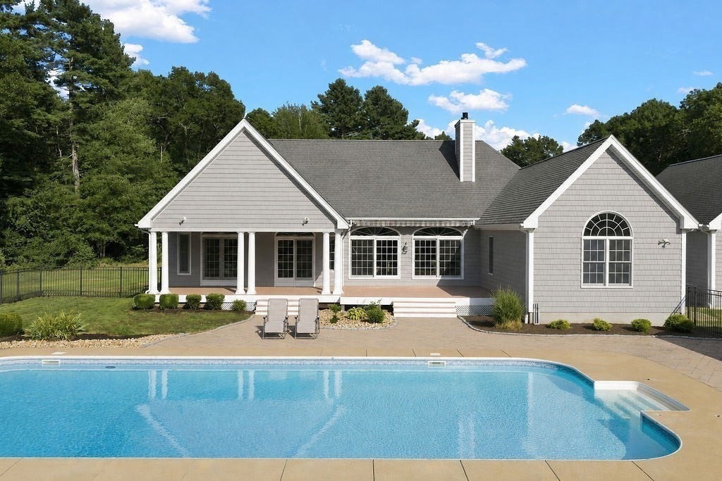 26 Ashlynn Way, Rehoboth, MA Photo #6