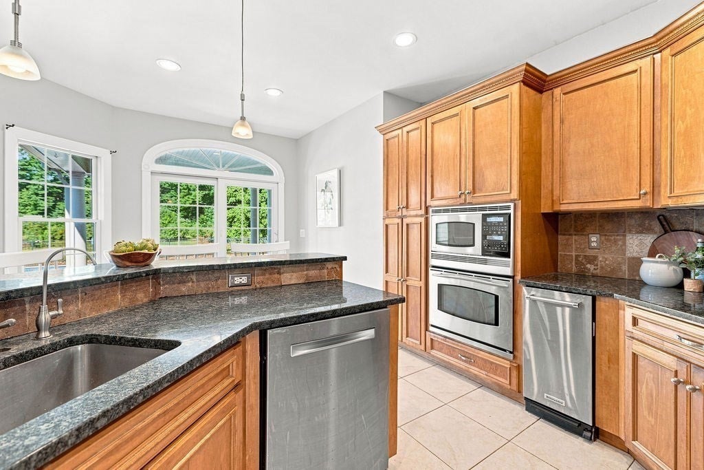 26 Ashlynn Way, Rehoboth, MA Photo #17