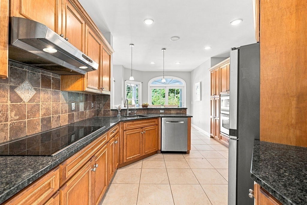 26 Ashlynn Way, Rehoboth, MA Photo #16