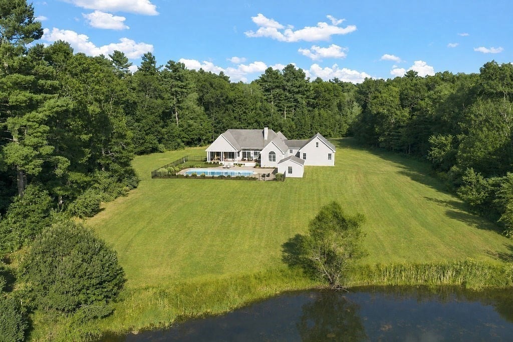 26 Ashlynn Way, Rehoboth, MA Photo #8