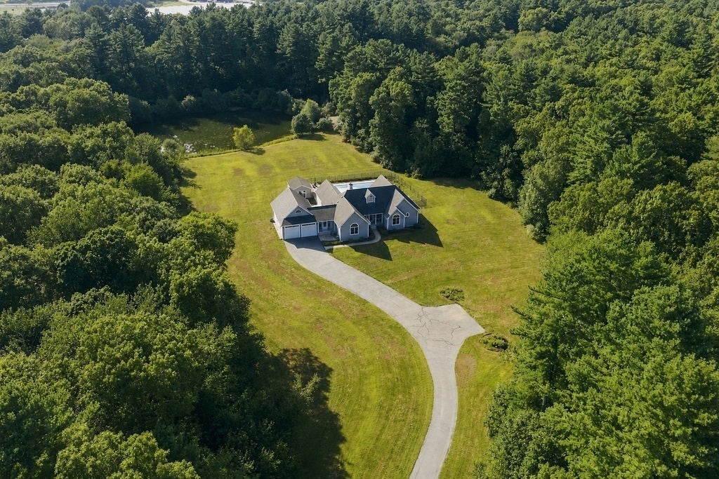 26 Ashlynn Way, Rehoboth, MA Photo #3