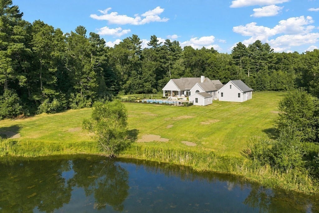 26 Ashlynn Way, Rehoboth, MA Photo #9