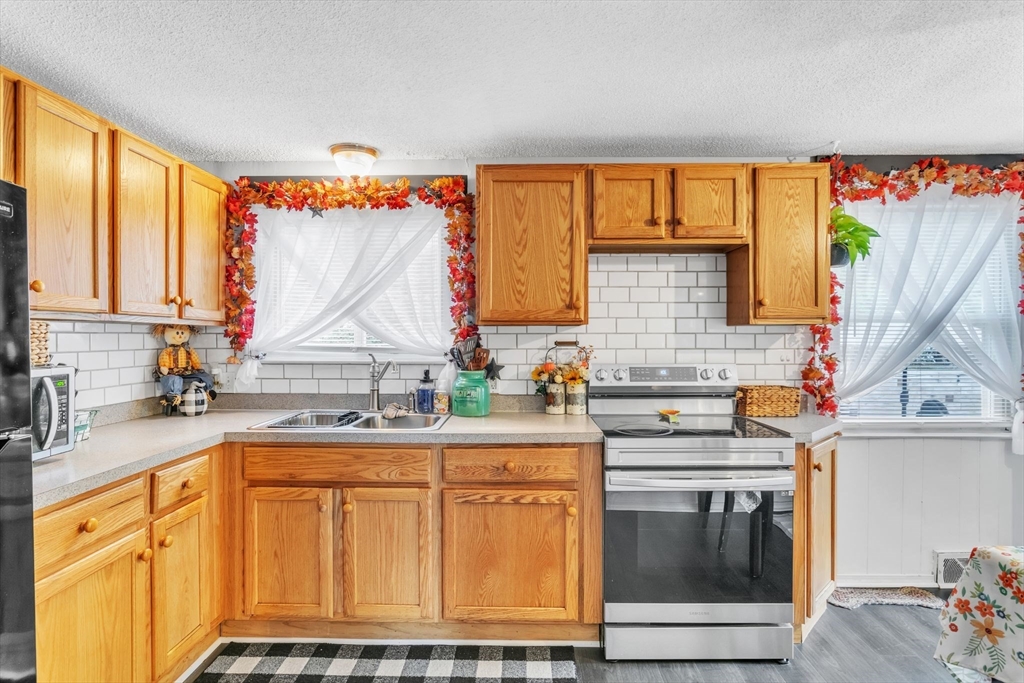 101 Regal St