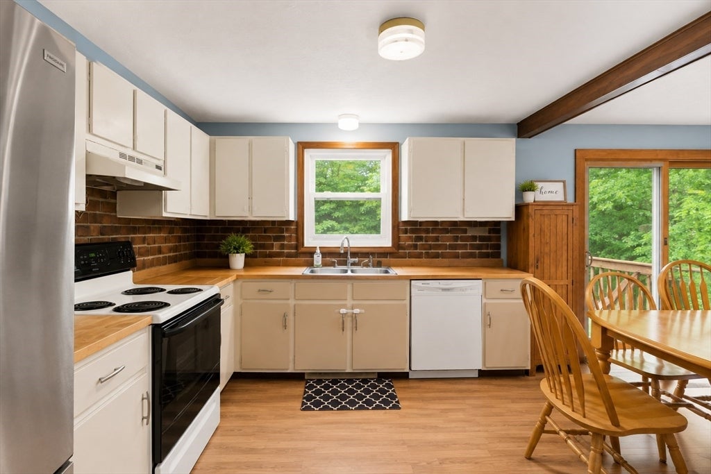 3 Harrison Ave, Lakeville, MA, 3 Harrison Ave, Lakeville, MA Photo #4