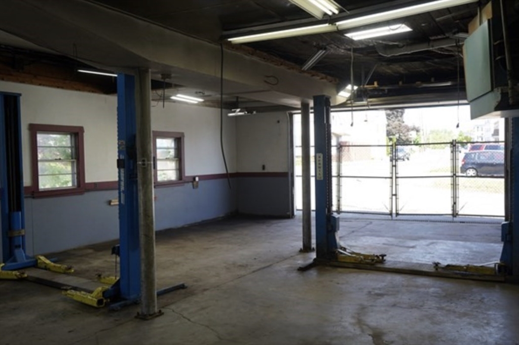 429 Riverside Street