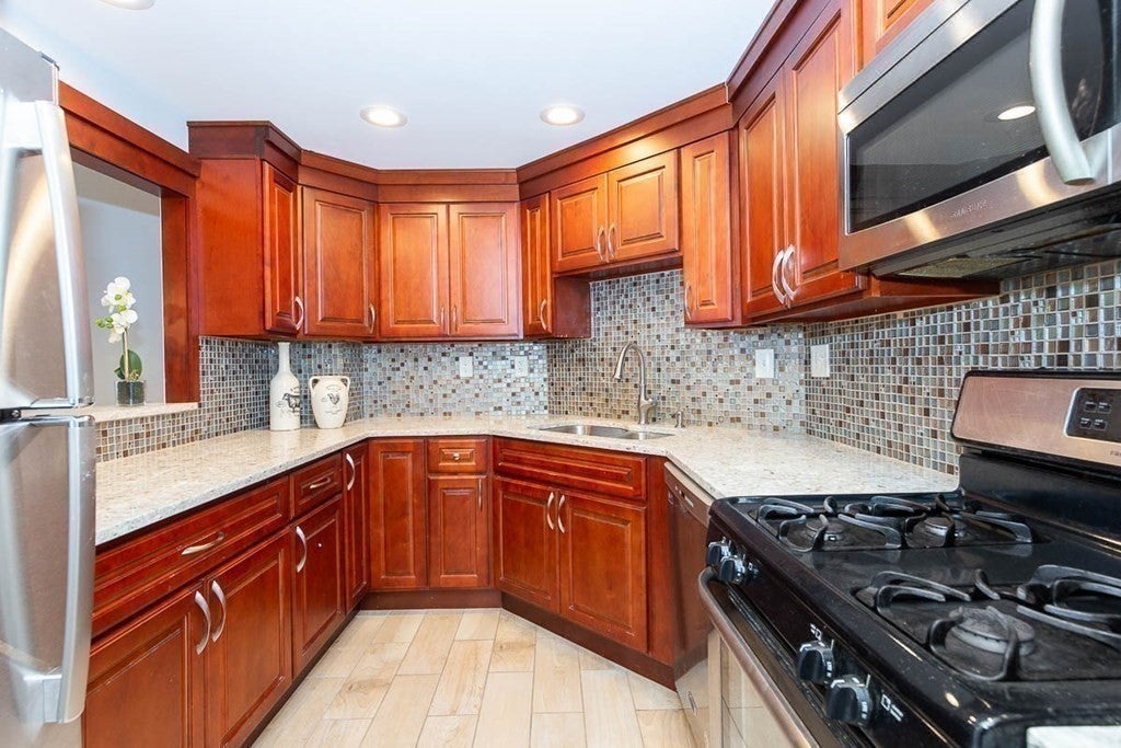 22 Chestnut Pl 114
