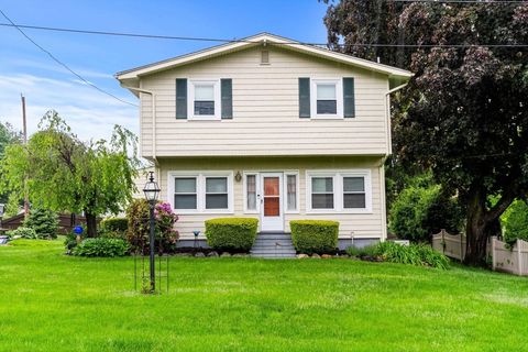 Photo of 1 Lawton St, Haverhill, MA 01830 (MLS # 73523320)