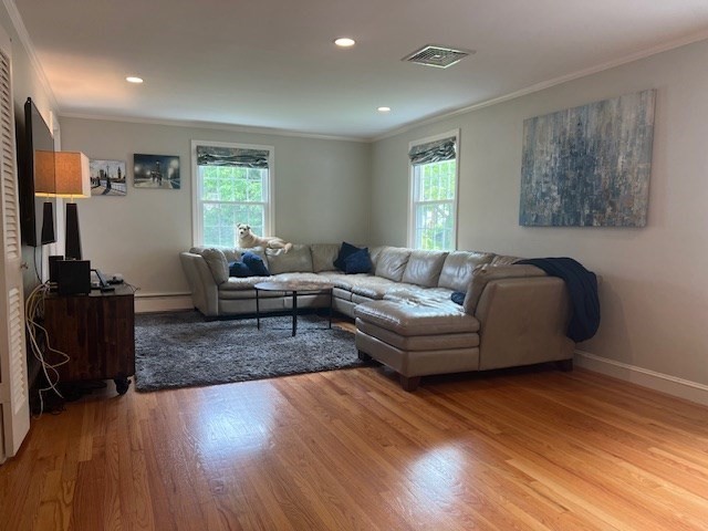 17 Meadowbrook Drive