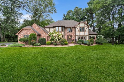 42 Lakeview Cir Agawam MA 01001