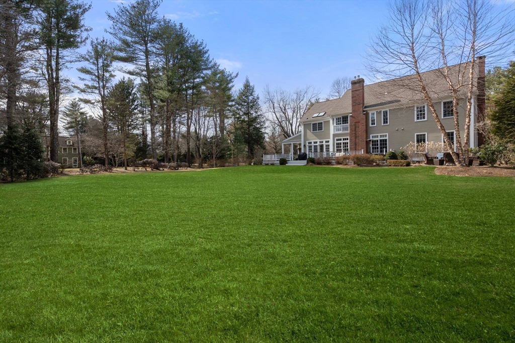 22 Laurel Rd