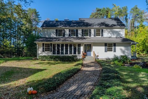 7 Roosevelt St Hadley MA 01035