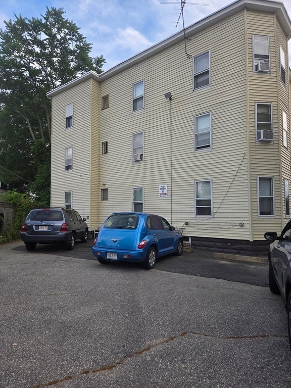 109 Grover St