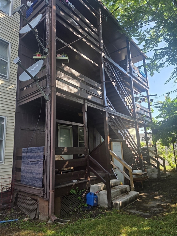 109 Grover St