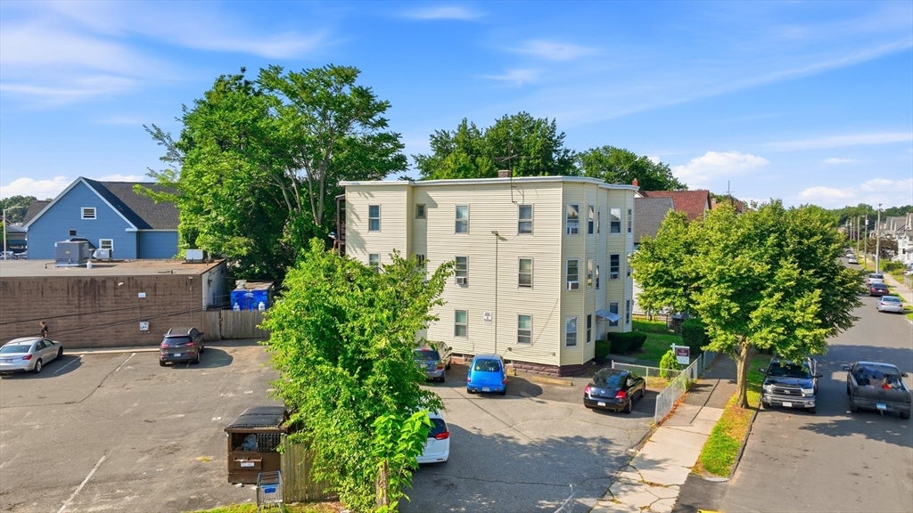 109 Grover St