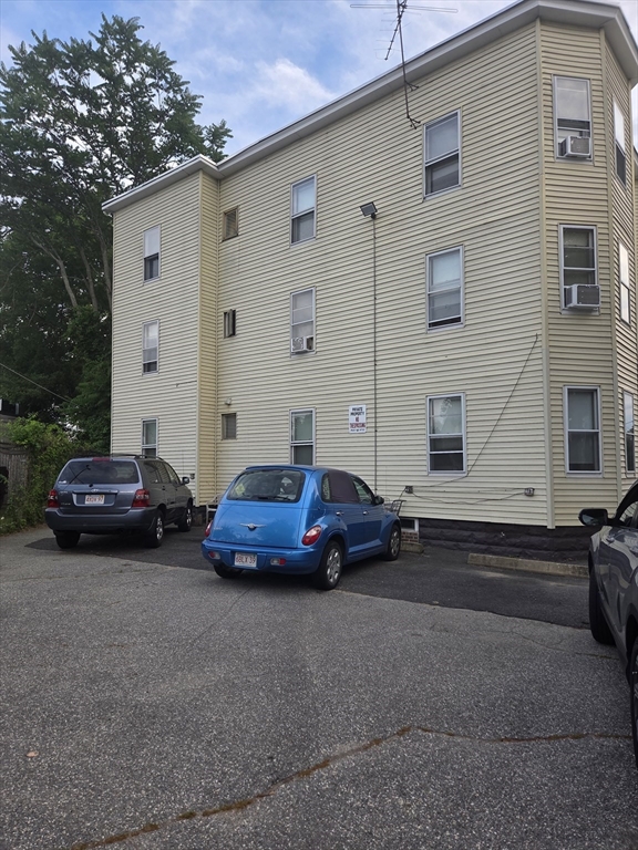 109 Grover St