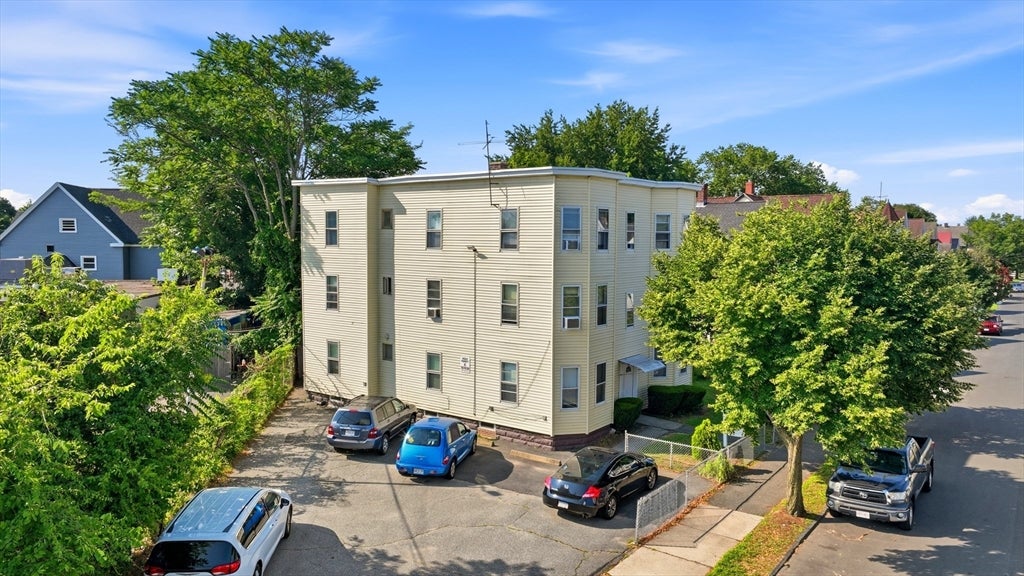 109 Grover St