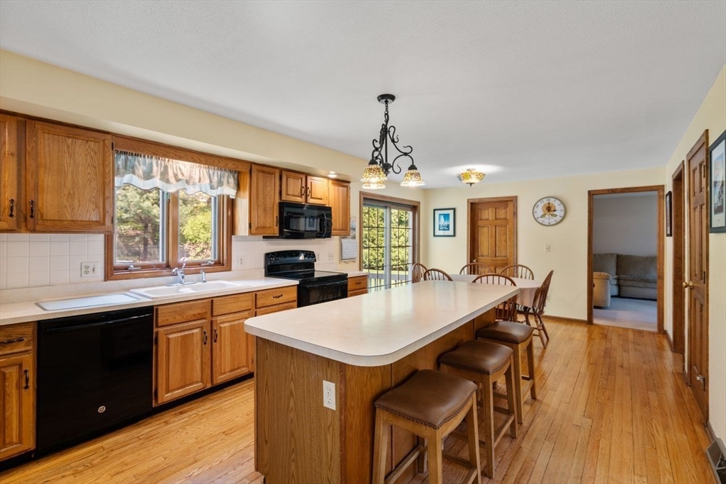 119 Pineridge Drive, Westfield, MA Photo #9