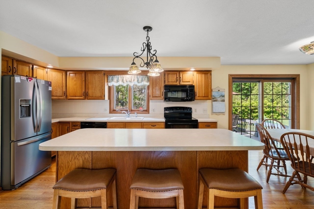 119 Pineridge Drive, Westfield, MA Photo #8