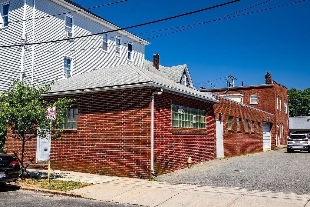 272 Sawyer St