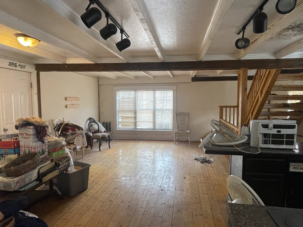 35 River Rd