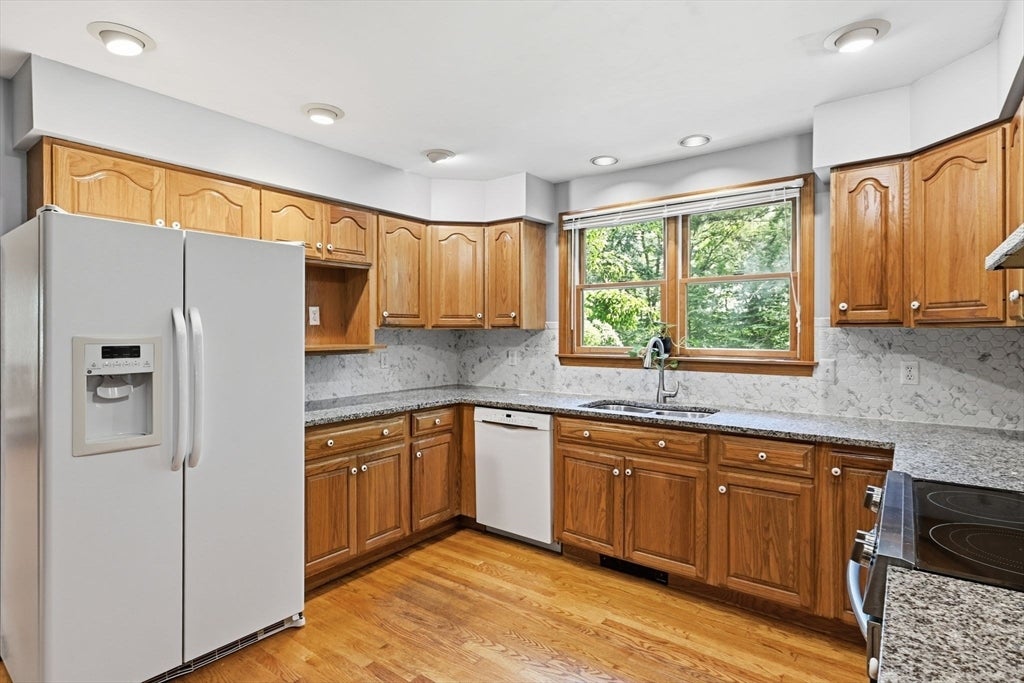 232 Gold St, Belchertown, MA, 232 Gold St, Belchertown, MA Photo #6