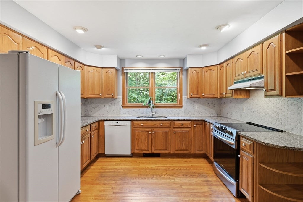 232 Gold St, Belchertown, MA, 232 Gold St, Belchertown, MA Photo #5