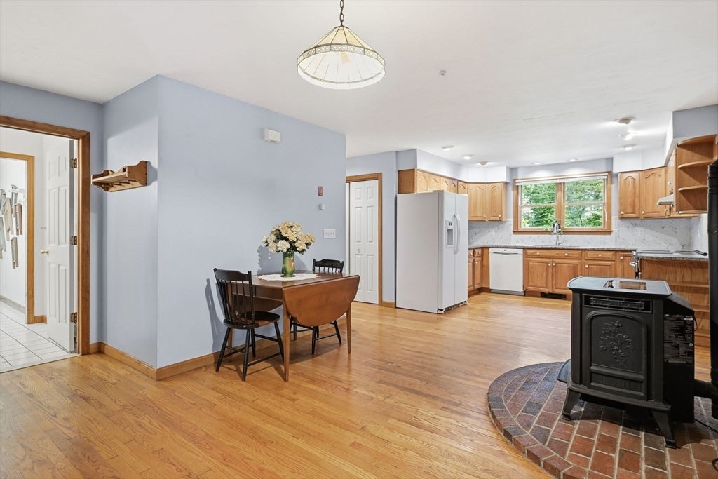 232 Gold St, Belchertown, MA, 232 Gold St, Belchertown, MA Photo #8