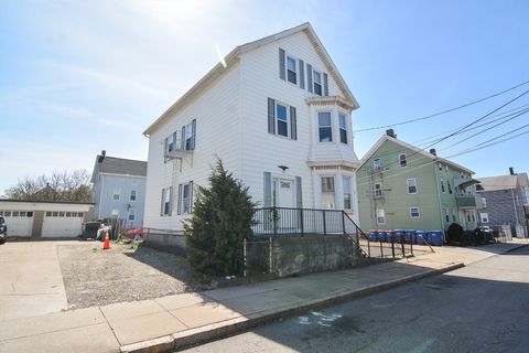 49 Plain St Fall River MA 02723