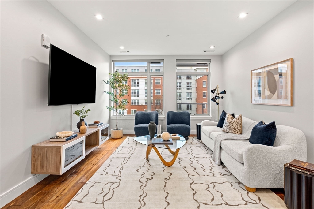 99 Sumner St 312